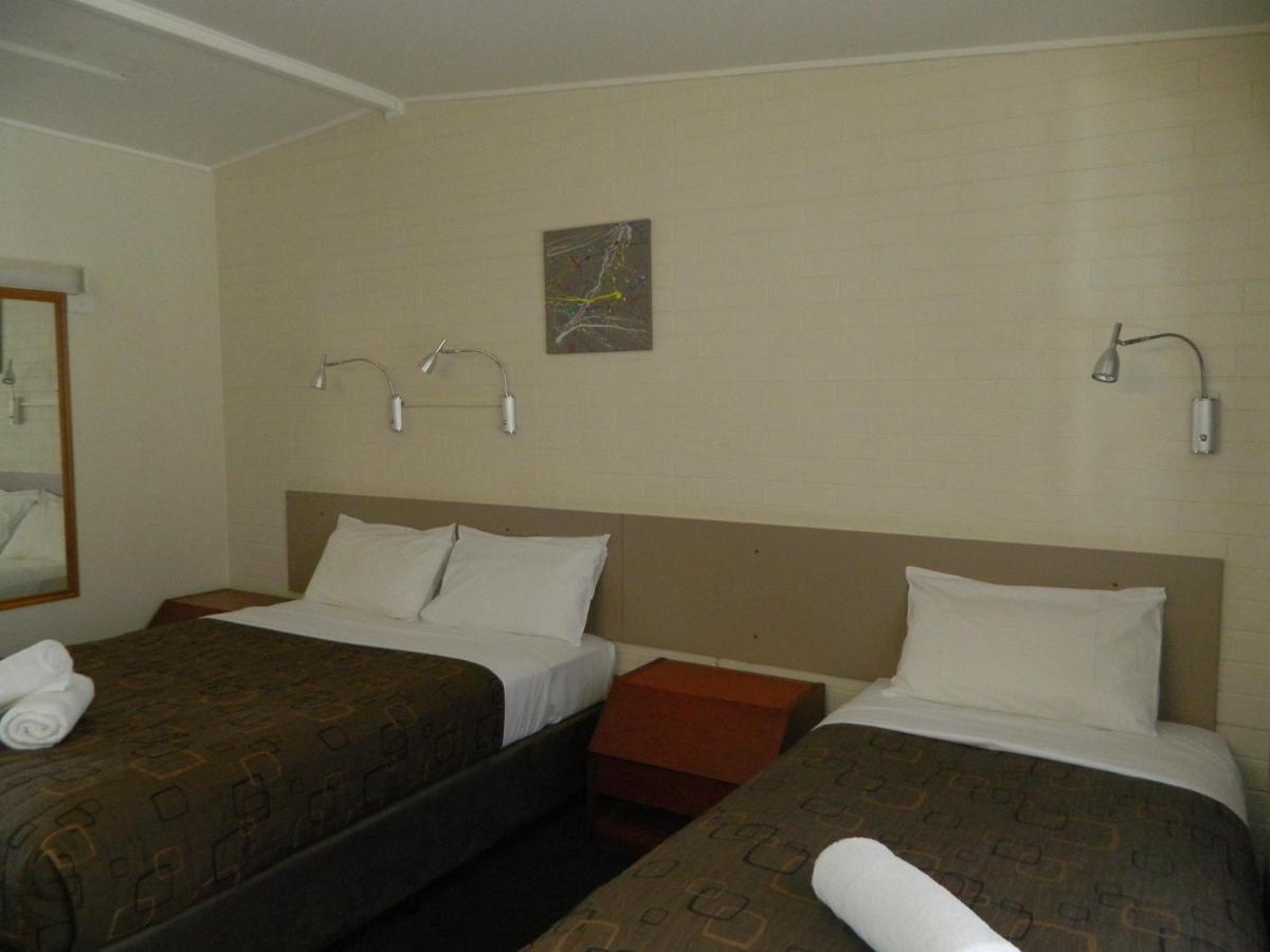 טוומבה Coachman Motel מראה חיצוני תמונה