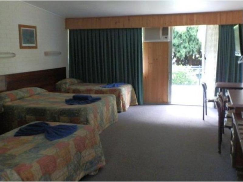 טוומבה Coachman Motel מראה חיצוני תמונה